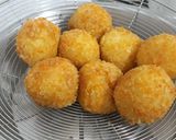 Foto langkah ke 9 dari resep Kroket Kentang Kari Sosis.