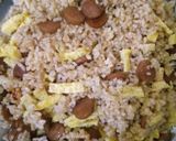 Foto langkah ke 2 dari resep Nasi Goreng Sosis Telur.