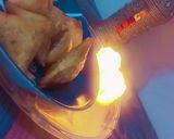 A picture of step 4 of Qeema Samose.