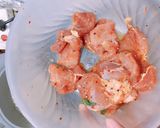 Hình bước làm 2 của món Thịt heo chiên cốm xù