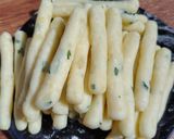 Foto langkah ke 5 dari resep Stik Kentang Keju.