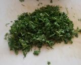 عکس مرحله 1 از دستور نان گشنیز و گوجه فرنگی