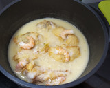 Foto del paso 6 de la receta: Colas de rape en salsa con langostinos