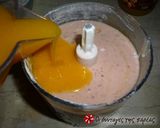 Φωτογραφία βήματος 3 της συνταγής Pink Smoothie με γιαούρτι