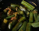 A picture of step 7 of Sweet N Sour Stir Fry Bhindi.