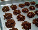 Foto langkah ke 4 dari resep Kue Semprit vanila&coklat.