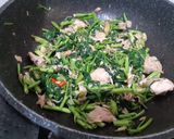 Foto langkah ke 4 dari resep Deho tumis kangkung.