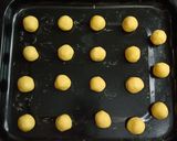 Foto langkah ke 6 dari resep Thumb Print Cookies (5 bahan).