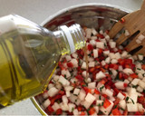 Foto del paso 3 de la receta: Ensalada de rábano y pimiento