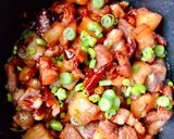 Hình bước làm 4 của món Thịt Ba Rọi Rim Nước Mắm Mặn Ngọt