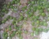 A picture of step 3 of Fried maggi.