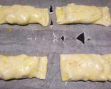 A picture of step 3 of Chicken and feta pastry parcels.