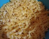 Foto langkah ke 1 dari resep Tumis Makaroni Sosis.