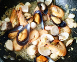 Foto del paso 4 de la receta: Arroz de pescado y marisco