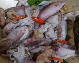 Foto langkah ke 3 dari resep Oseng Cumi Hitam.