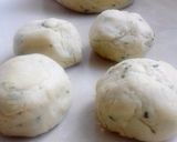 A picture of step 2 of Dhania Chapati.