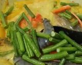 Gambar langkah 5 resipi Masak Lemak Udang dengan Labu & Kacang panjang.