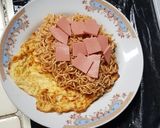 รูปขั้นตอนการทำที่ 5 ของ ไข่เจียวบะหมี่ชีส