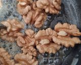 Foto del paso 3 de la receta: Nueces caramelizadas 🍯Nueces acarameladas con miel 🍯