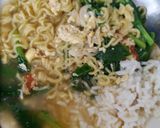 Foto langkah ke 2 dari resep Mie Kuah Instan minimalis rasa maximalis 😌🍚.