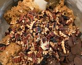 Hình bước làm 4 của món Chunky Coffee Pecan Chocolate Chip Cookies