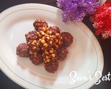 A picture of step 4 of Chana or Roasted Gram Laddoos.