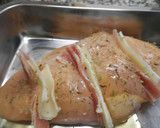 Foto del paso 3 de la receta: Pechuga de pollo rellena de bacon y queso