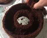 Foto del paso 7 de la receta: Budín de chocolate relleno de banana, choco, almendras y crema