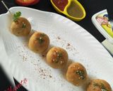 A picture of step 8 of Paneer stuffed cheezy bomb.(baked).