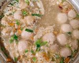 Foto langkah ke 5 dari resep Bakso Sapi Dengan Kuah Keruh Ngaldu (Hidangan Full Daging Kurban).