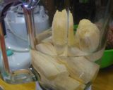 Foto langkah ke 2 dari resep Smoothie Pisang Tanpa Es.