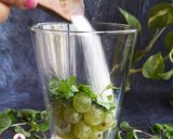 A picture of step 3 of Grapes Mojito.