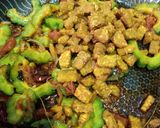 Gambar langkah 3 resipi Peria & Tempe Varuval (VEGETARIAN).