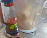 A picture of step 2 of Banana Strawberry with vanilla ice cream Delight.