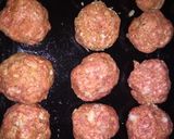 A picture of step 6 of Oven baked meat balls.
