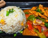 A picture of step 8 of Chicken jalferazi with egg rice.