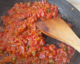Foto del paso 2 de la receta: Merluza con salsa puttanesca