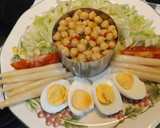 Foto del paso 2 de la receta: Ensalada de garbanzos “tierra y mar”