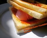 Foto langkah ke 3 dari resep Roti Bakar Eskrim Strawberry #pr_rotiditawar.
