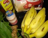 A picture of step 1 of Ginger Spinach Smoothie with Yakult.
