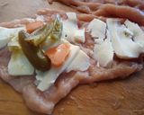 Foto del paso 2 de la receta: Rollo de pechuga con queso y chiles en escabeche