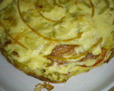 Foto del paso 7 de la receta: Tortilla de patata con calabacín y rodajas de tomate natural