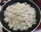 Foto del paso 4 de la receta: Lomo en salsa de cebolla