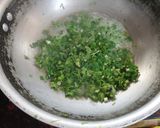 A picture of step 2 of Maggi Noodles Sizzler.