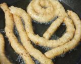 Foto langkah ke 3 dari resep Stik bakso goreng.