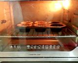 รูปขั้นตอนการทำที่ 3 ของ กล้วยหอมกราโนล่าคัพกับโยเกิร์ตและผลไม้ Banana Granola Cups With Yogurt And Fruits