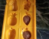 A picture of step 3 of Almond chocolate candy.