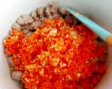 Pas rețetă Gulaș cu carne de porc, cârnați de casă și legume 2 fotografie