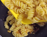 Foto del paso 7 de la receta: Speedy...pasta, aceitunas negras, y frutas secas...puro sabor