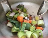 Une image de l'étape 3 de Filets de truite avec son riz aux légumes et curcuma au Cook Expert.
